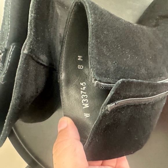 Stuart Weitzman Black Suede Zip Up Bacari Booties Size 8 - Picture 6 of 6